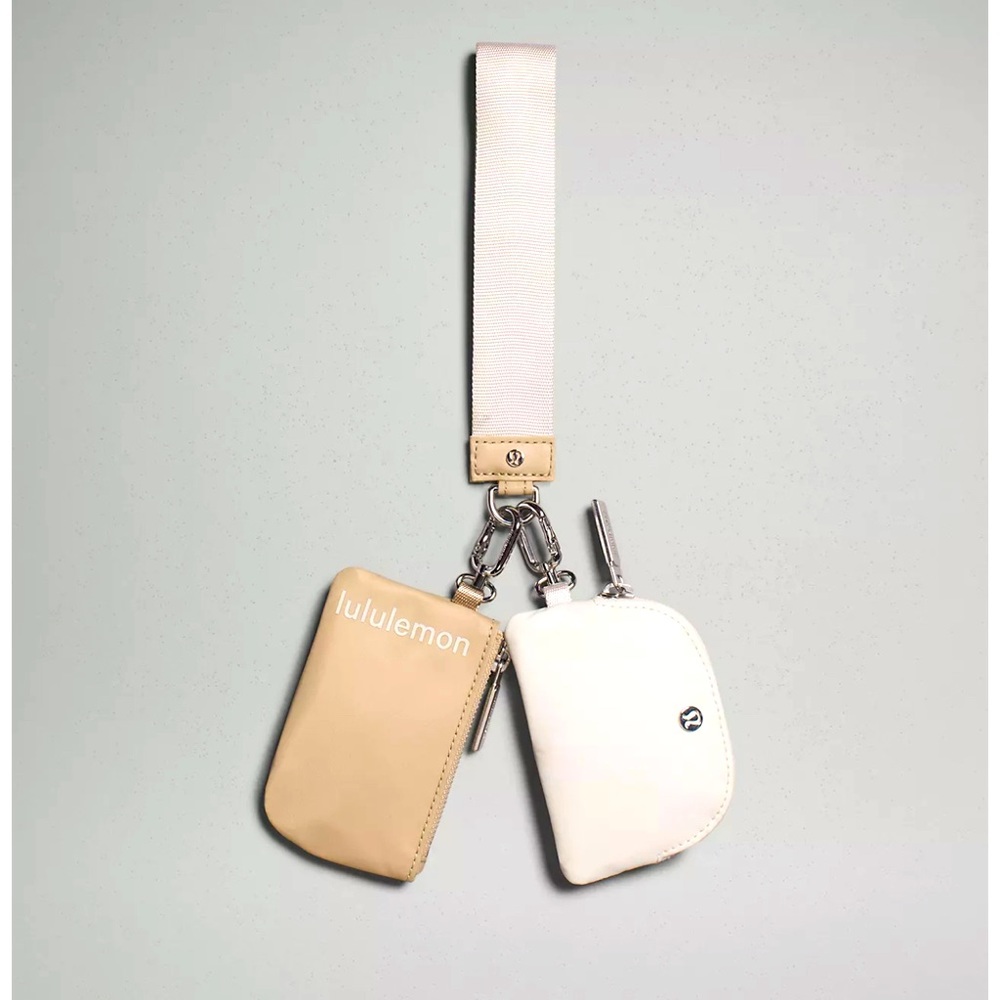 BNWT (goes with anything 🙌) Trench & White Opal Lululemon Dual Pouch